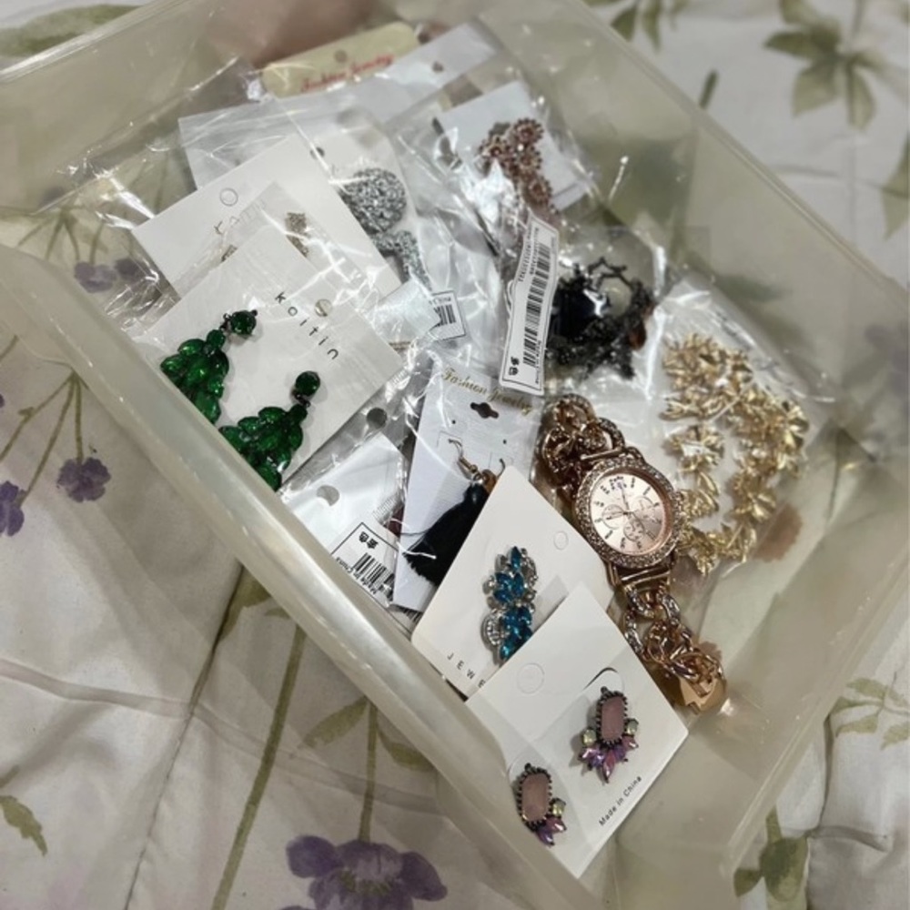 Mix 12 earrings box